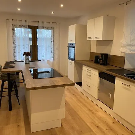 펜션 With 4 And Terrace